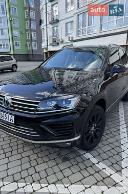 Позашляховик / Кросовер Volkswagen Touareg 2015 в Івано-Франківську
