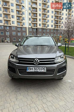 Внедорожник / Кроссовер Volkswagen Touareg 2010 в 