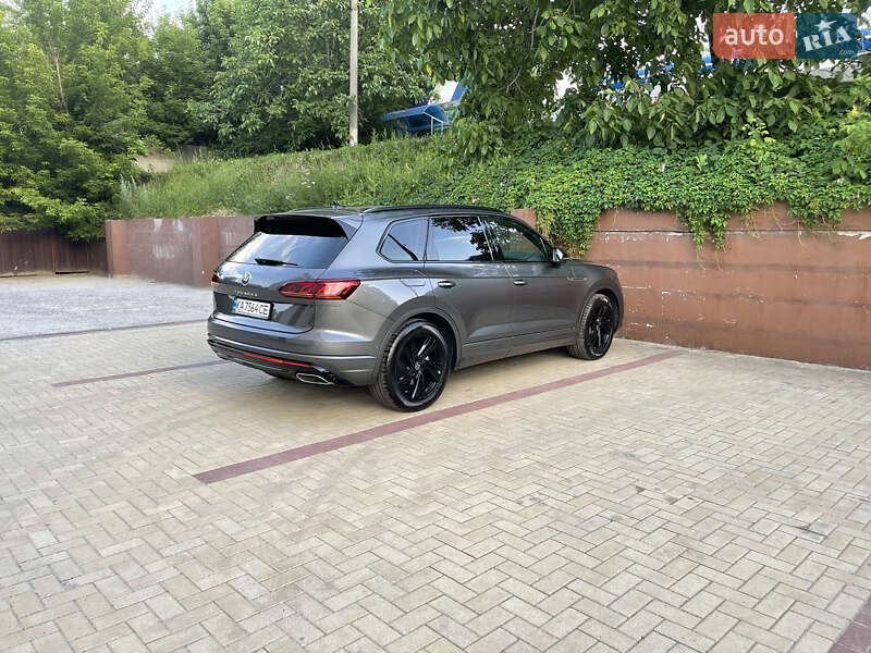 Позашляховик / Кросовер Volkswagen Touareg 2021 в Ужгороді