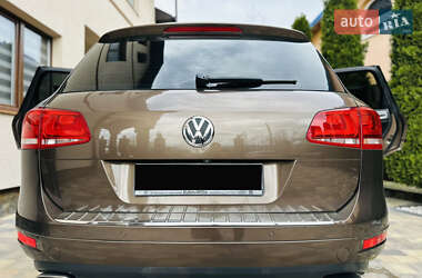 Внедорожник / Кроссовер Volkswagen Touareg 2011 в 