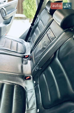 Внедорожник / Кроссовер Volkswagen Touareg 2011 в 
