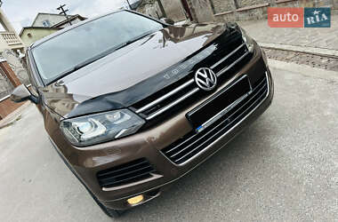 Внедорожник / Кроссовер Volkswagen Touareg 2011 в 