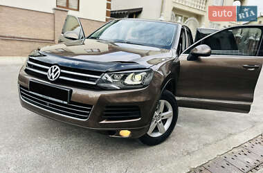 Внедорожник / Кроссовер Volkswagen Touareg 2011 в 