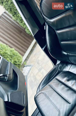 Внедорожник / Кроссовер Volkswagen Touareg 2011 в 