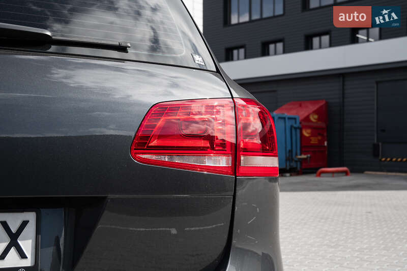 Позашляховик / Кросовер Volkswagen Touareg 2013 в Києві