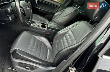 Внедорожник / Кроссовер Volkswagen Touareg 2013 в 