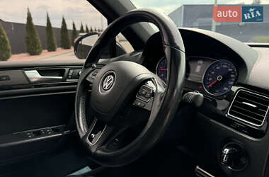 Внедорожник / Кроссовер Volkswagen Touareg 2013 в 