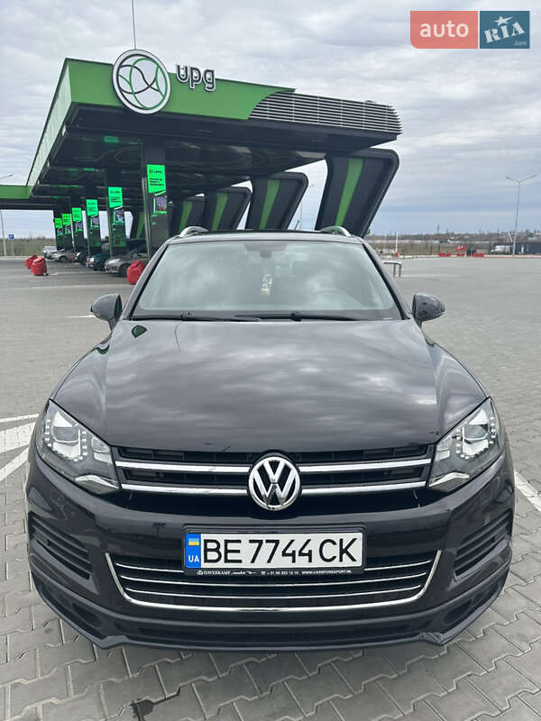 Внедорожник / Кроссовер Volkswagen Touareg 2014 в 