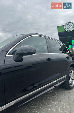Внедорожник / Кроссовер Volkswagen Touareg 2014 в 