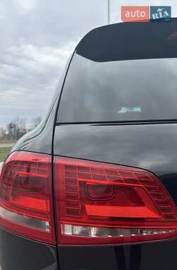 Внедорожник / Кроссовер Volkswagen Touareg 2014 в 