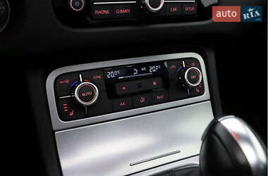Внедорожник / Кроссовер Volkswagen Touareg 2014 в 
