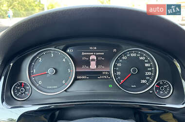 Внедорожник / Кроссовер Volkswagen Touareg 2014 в 