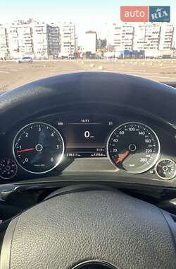 Внедорожник / Кроссовер Volkswagen Touareg 2014 в 
