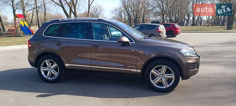 Внедорожник / Кроссовер Volkswagen Touareg 2010 в 