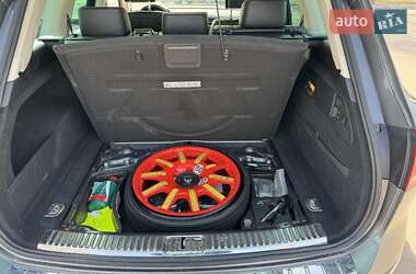 Внедорожник / Кроссовер Volkswagen Touareg 2010 в 