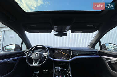 Внедорожник / Кроссовер Volkswagen Touareg 2019 в 