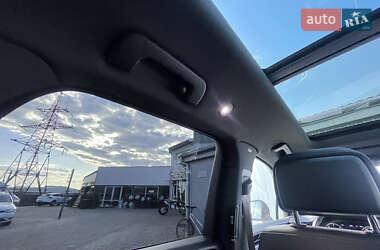 Внедорожник / Кроссовер Volkswagen Touareg 2019 в 