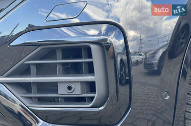 Внедорожник / Кроссовер Volkswagen Touareg 2019 в 