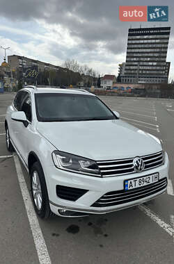 Внедорожник / Кроссовер Volkswagen Touareg 2013 в 