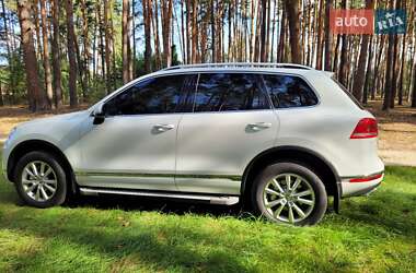 Внедорожник / Кроссовер Volkswagen Touareg 2017 в 