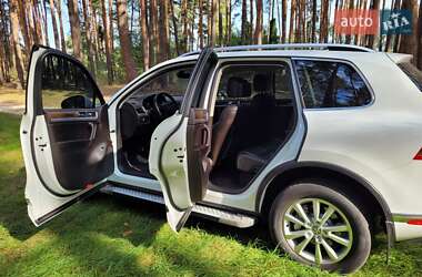 Внедорожник / Кроссовер Volkswagen Touareg 2017 в 