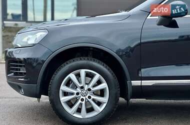 Позашляховик / Кросовер Volkswagen Touareg 2012 в 