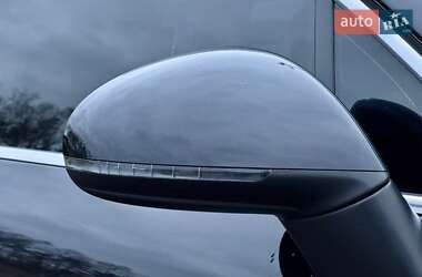Позашляховик / Кросовер Volkswagen Touareg 2012 в 