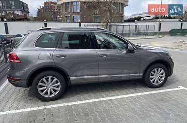 Позашляховик / Кросовер Volkswagen Touareg 2011 в 
