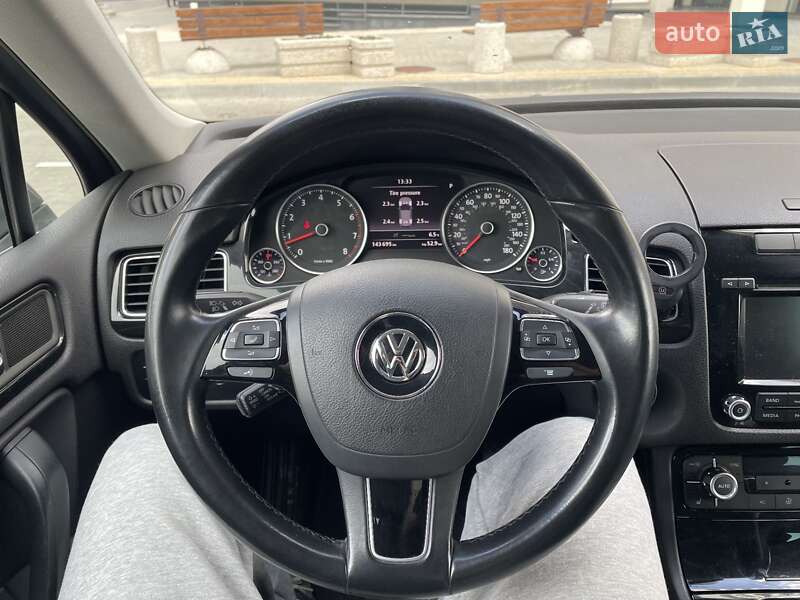 Внедорожник / Кроссовер Volkswagen Touareg 2011 в Одессе