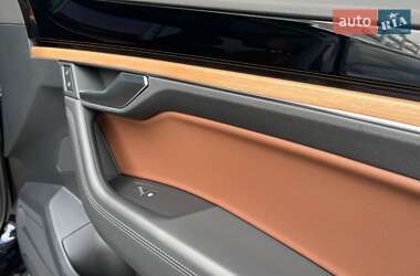 Внедорожник / Кроссовер Volkswagen Touareg 2018 в 