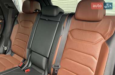 Внедорожник / Кроссовер Volkswagen Touareg 2018 в 