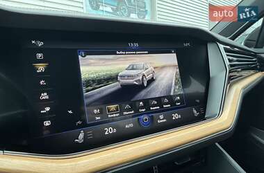 Внедорожник / Кроссовер Volkswagen Touareg 2018 в 