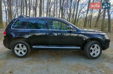 Позашляховик / Кросовер Volkswagen Touareg 2004 в 