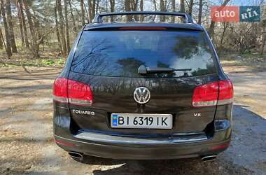 Позашляховик / Кросовер Volkswagen Touareg 2004 в 