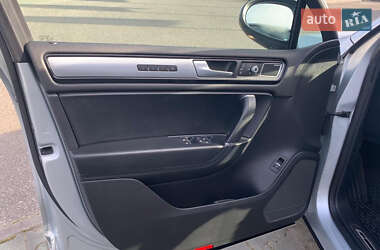 Внедорожник / Кроссовер Volkswagen Touareg 2016 в 