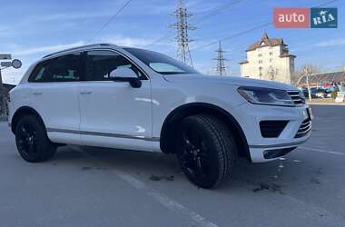 Позашляховик / Кросовер Volkswagen Touareg 2017 в 