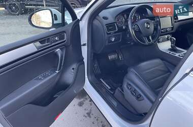 Позашляховик / Кросовер Volkswagen Touareg 2017 в 