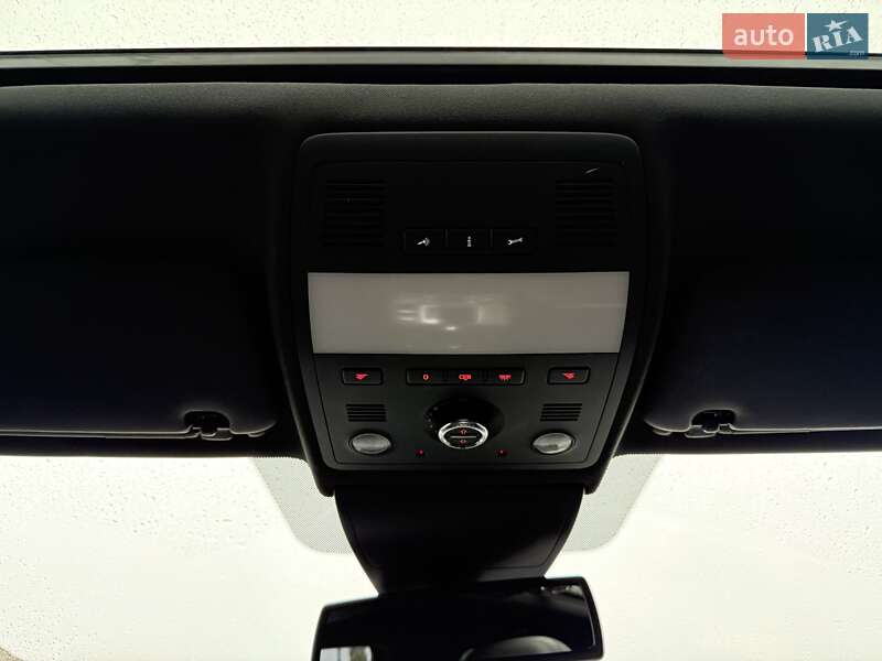 Позашляховик / Кросовер Volkswagen Touareg 2014 в Запоріжжі