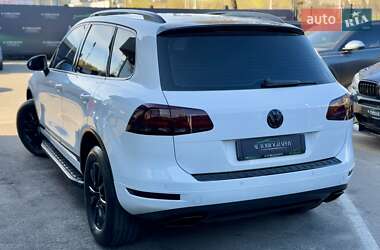 Позашляховик / Кросовер Volkswagen Touareg 2013 в 