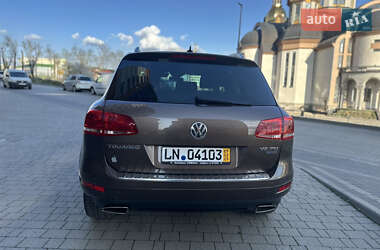Позашляховик / Кросовер Volkswagen Touareg 2011 в 