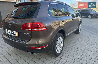 Позашляховик / Кросовер Volkswagen Touareg 2011 в 