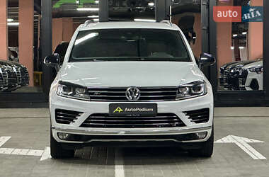 Позашляховик / Кросовер Volkswagen Touareg 2017 в 