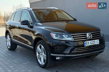 Внедорожник / Кроссовер Volkswagen Touareg 2014 в Хмельницком