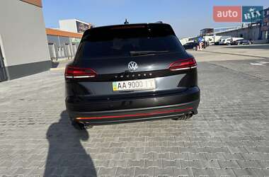 Внедорожник / Кроссовер Volkswagen Touareg 2019 в 