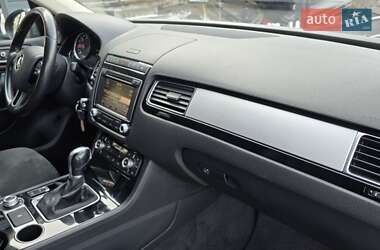Внедорожник / Кроссовер Volkswagen Touareg 2015 в 