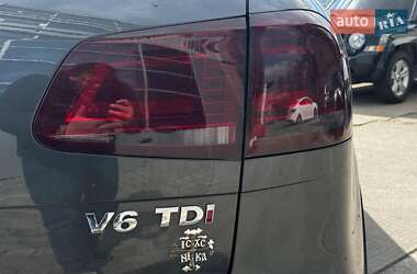 Внедорожник / Кроссовер Volkswagen Touareg 2015 в 