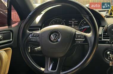 Внедорожник / Кроссовер Volkswagen Touareg 2015 в 