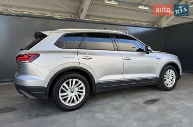 Позашляховик / Кросовер Volkswagen Touareg 2021 в 