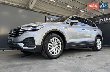Позашляховик / Кросовер Volkswagen Touareg 2021 в 