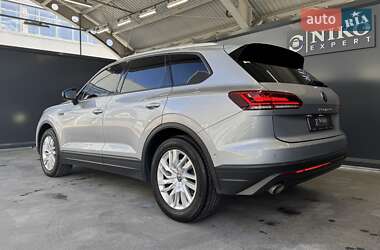 Позашляховик / Кросовер Volkswagen Touareg 2021 в 